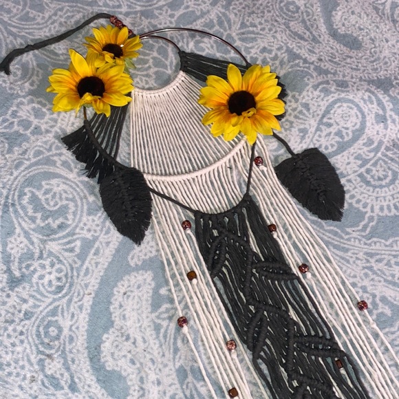 Unique Hand Crafted Macrame Sunflower Design Dream Catcher Hanging Wall Art - Picture 5 of 14